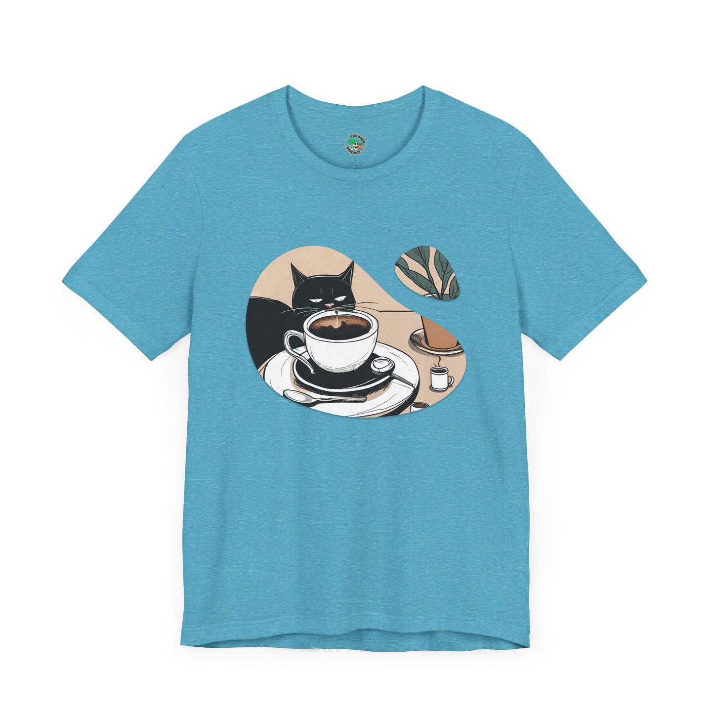 Camiseta con gato curioso y café