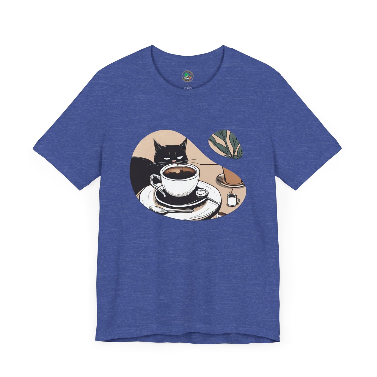 Camiseta con gato curioso y café